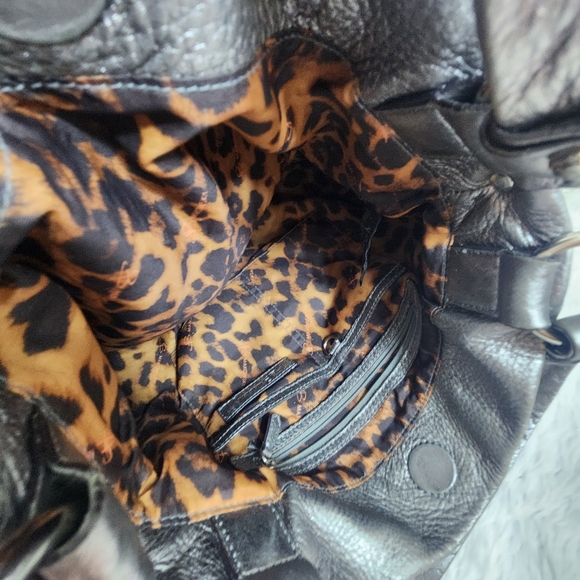 B MAKOWSKY Silver Soft Leather Shoulder Bag - Picture 14 of 16